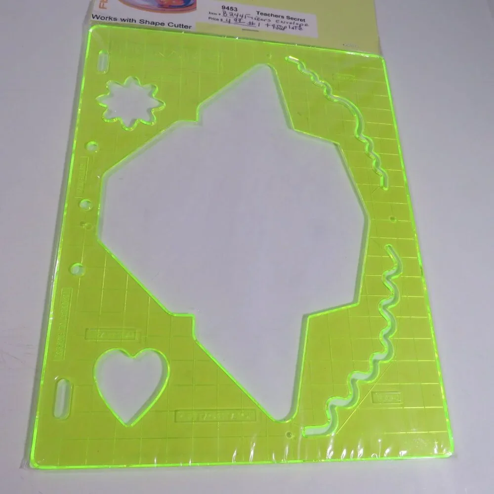 FISKARS “Shape Template” (4) Envelope #1, #2, Memory Pockets, Box #3